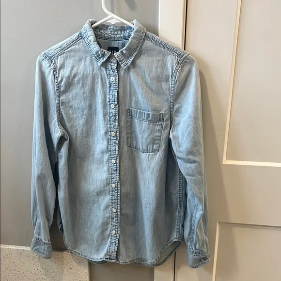 GAP chambray button down perfect shirt - Picture 3 of 5